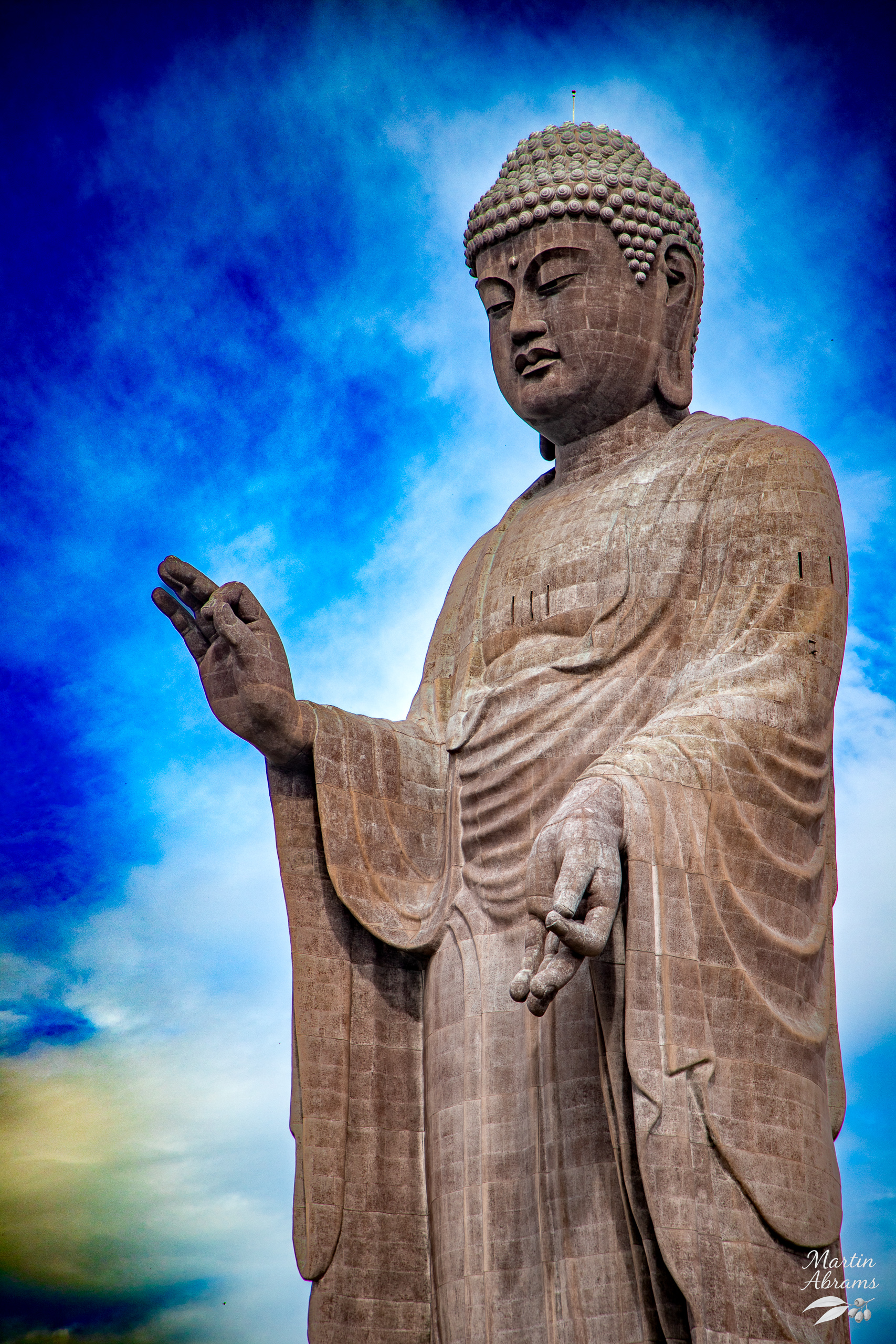Daibutsu 45 degrees with light behind
