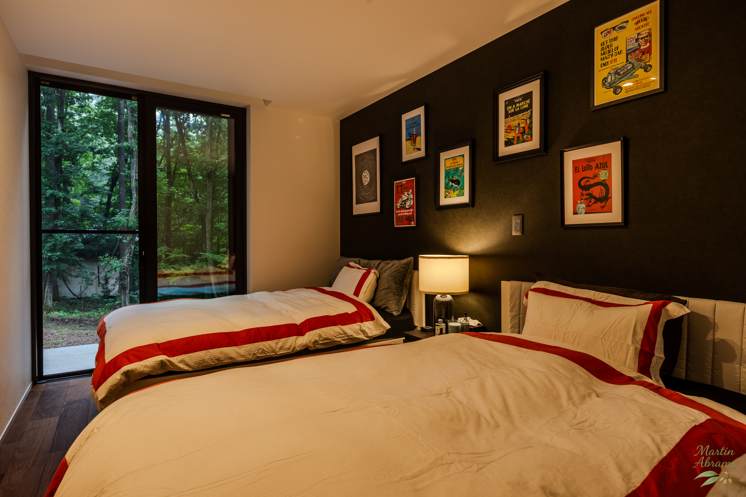 Houses - Bedroom with two beds facing to window