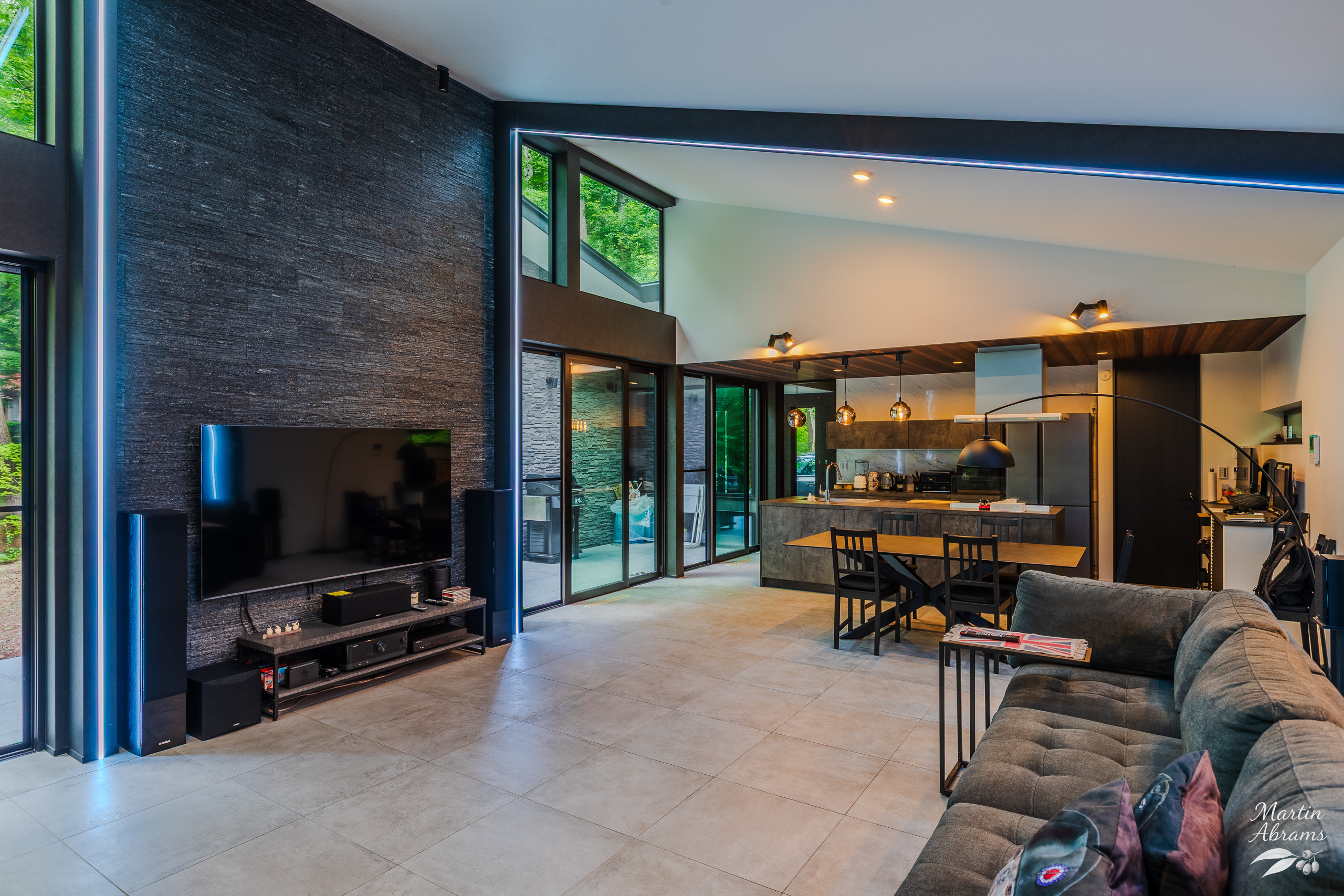 Houses - Louge room with TV and lights